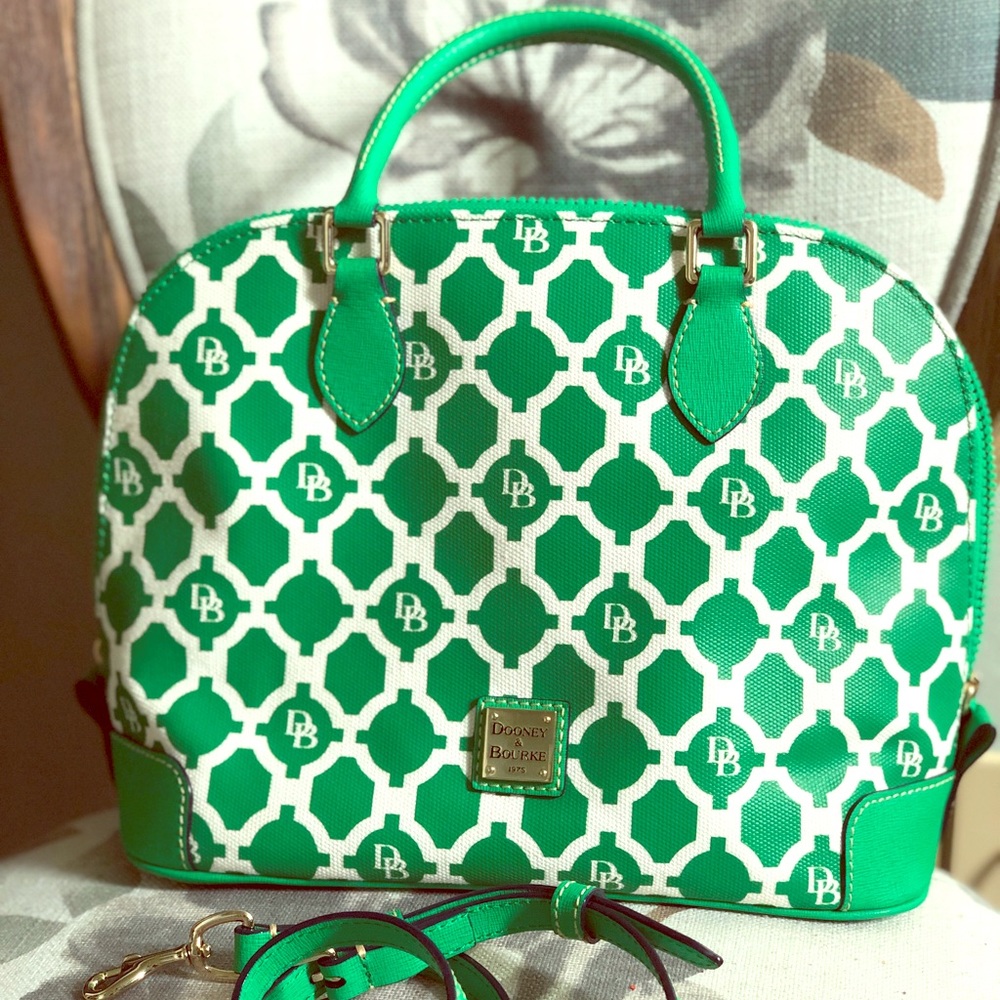 Beautiful NWOT Dooney and Bourke handbag